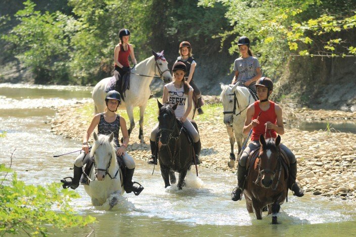 randonnee cheval drome ardeche